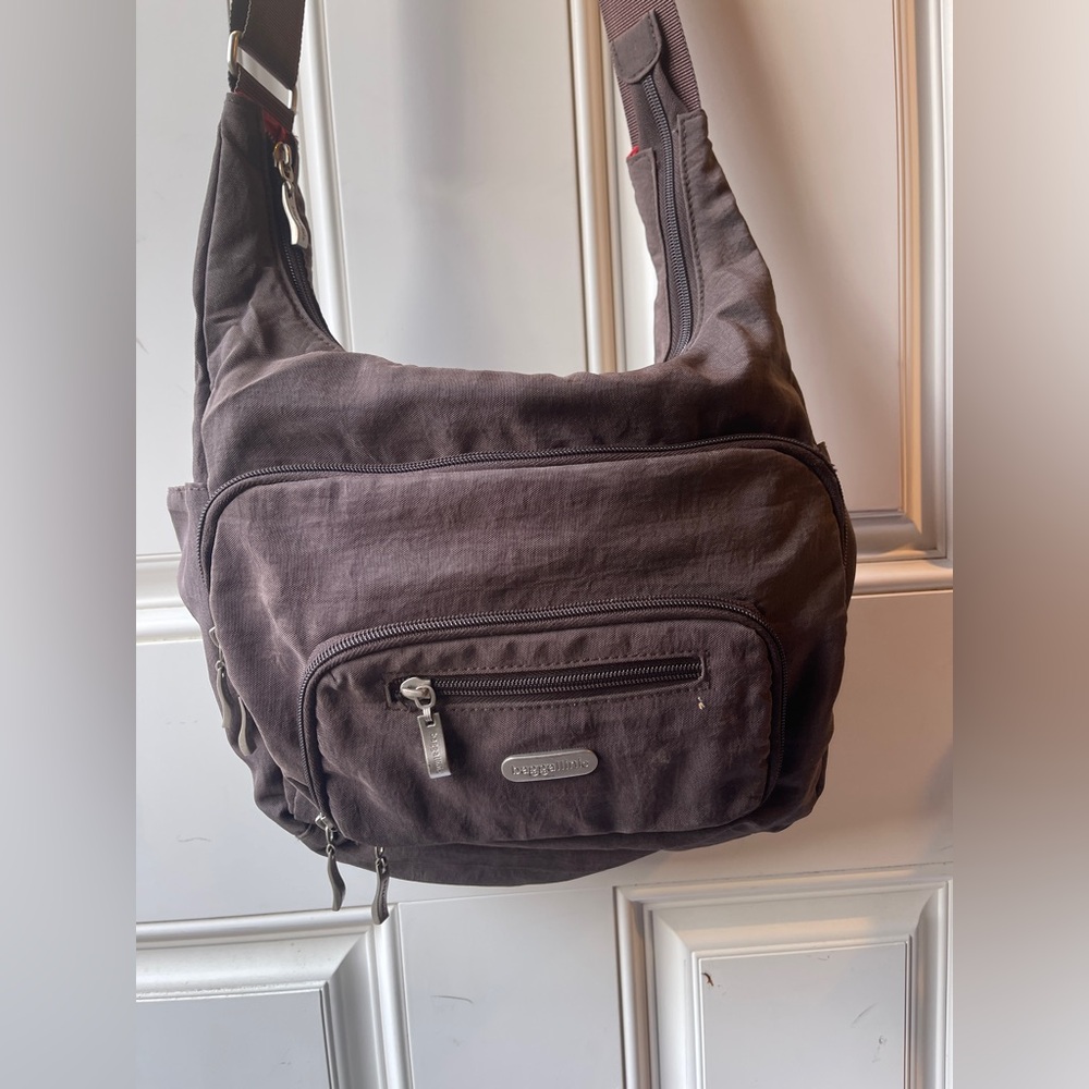 Baggallini Women’s Dark Brown Messenger Bag